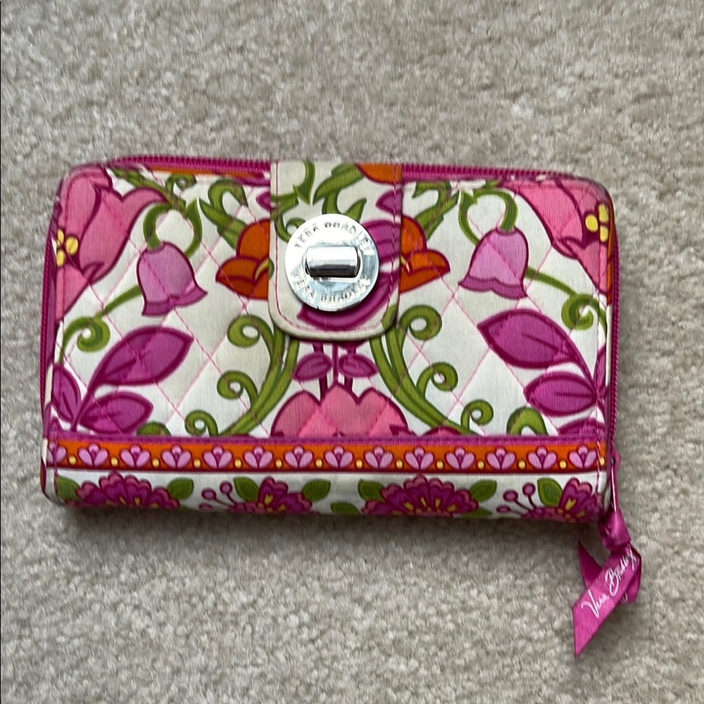 Vera Bradley Pink and Green Key & Card Holder Floral Design